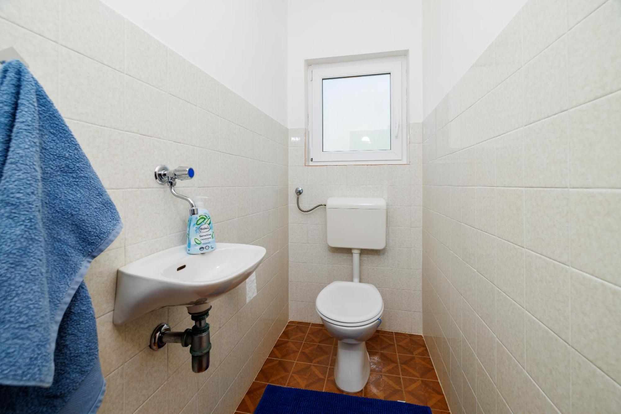 Apartment Meri 2Nd Floor Драмал Екстериор снимка